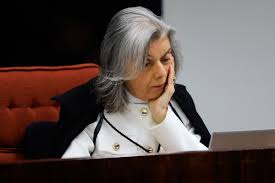 A ministra Cármen Lúcia, do Supremo, determinou que Congresso e governo expliquem as mudanças na Lei da Ficha Limpa e na Lei das Eleições