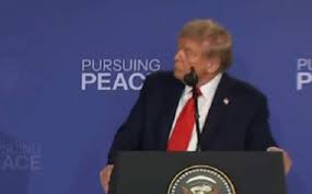 “Trump não tem medo de usar meios militares para proteger a liberdade de expressão”, ameaça a Casa Branca sobre eventual condenação de Bolsonaro