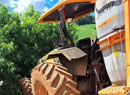 Homem tenta parar trator desgovernado e acaba atropelado no interior do RS